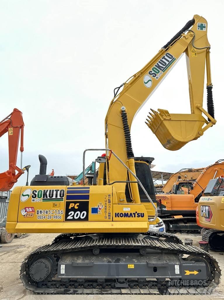 Komatsu PC200-8 Raupenbagger