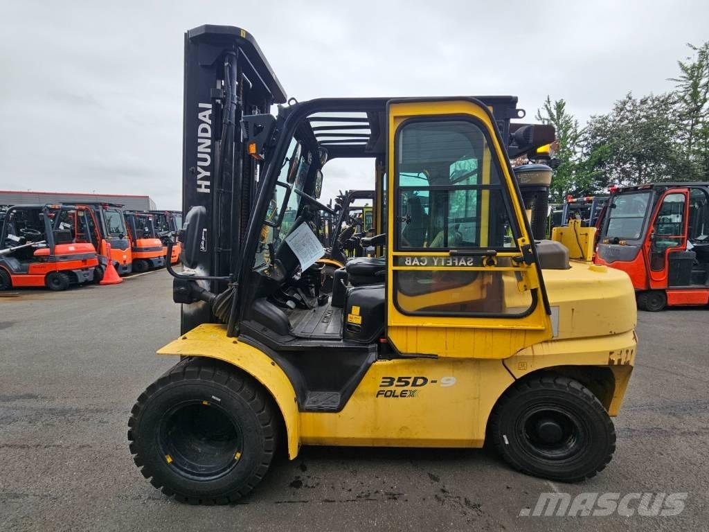 Hyundai 35d-9 Diesel Stapler