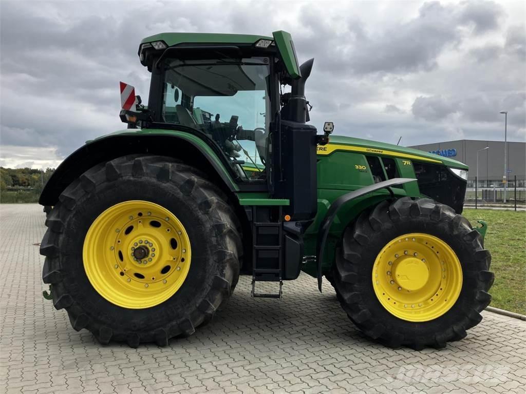 John Deere 7R 330 Traktoren