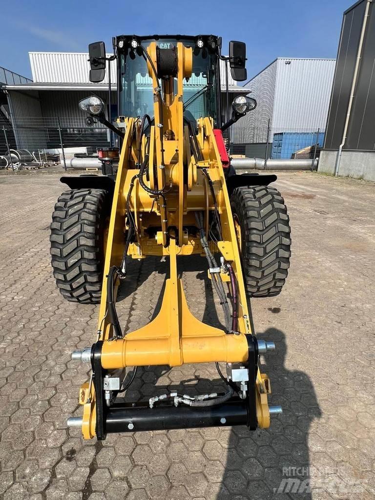 CAT 908 Radlader