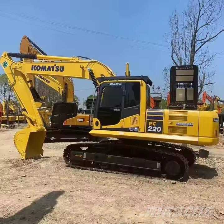 Komatsu PC220-8 Raupenbagger