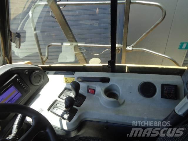 CAT 740 B Dumper - Knickgelenk