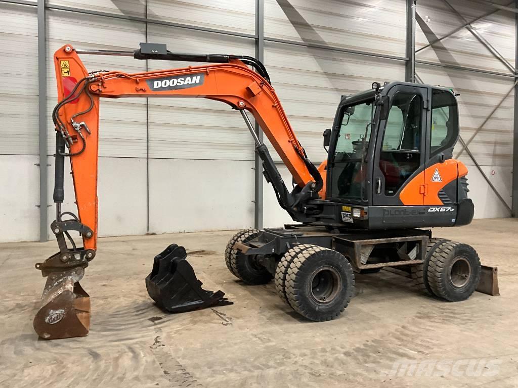 Doosan DX 57 W-5 Mobilbagger