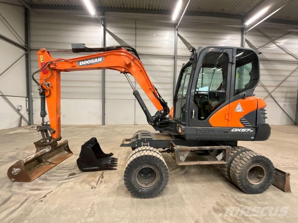 Doosan DX 57 W-5 Mobilbagger