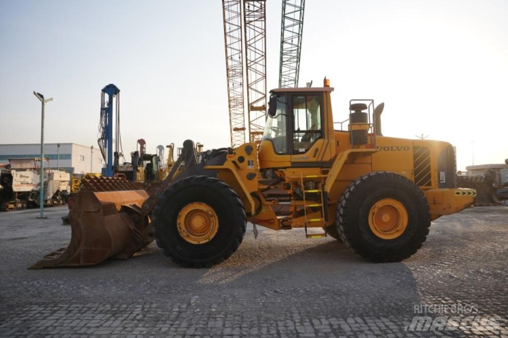 Volvo L220 F Radlader
