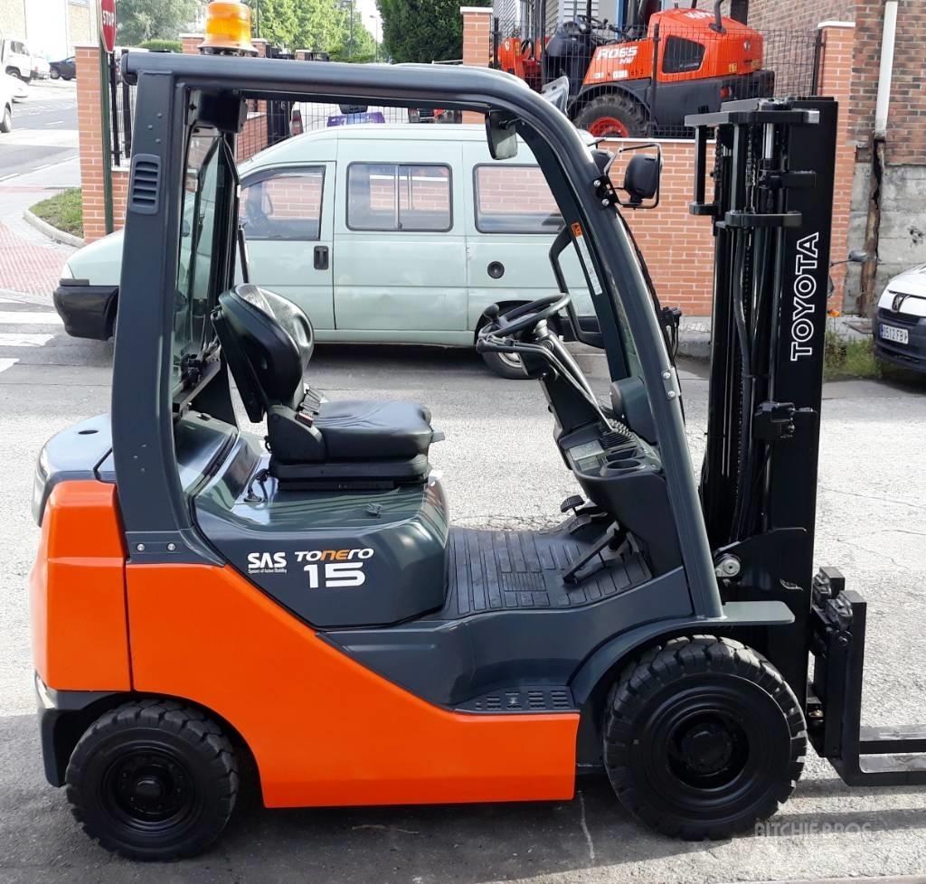 Toyota 8 FD F 18 Diesel Stapler