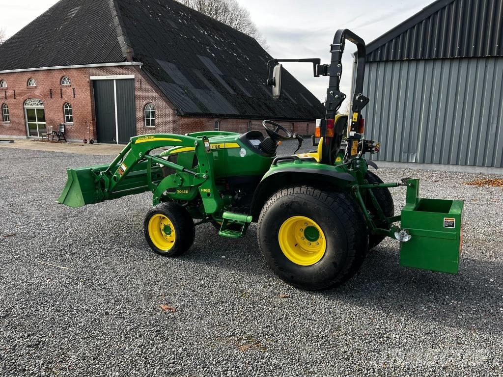 John Deere 3045 R Traktoren
