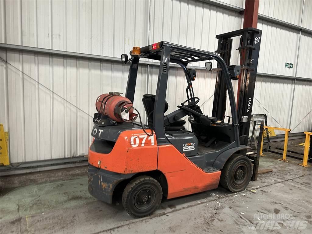 Toyota 02-8FGF25 Gas Stapler