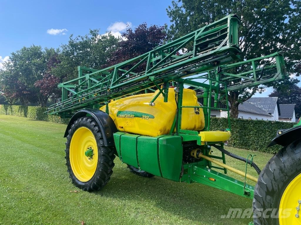 John Deere 732 Anhängespritzen