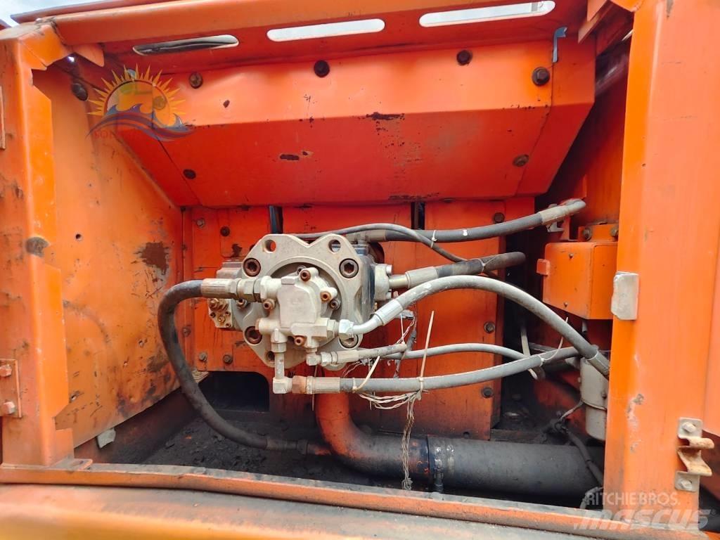 Doosan DX 300 LC Raupenbagger