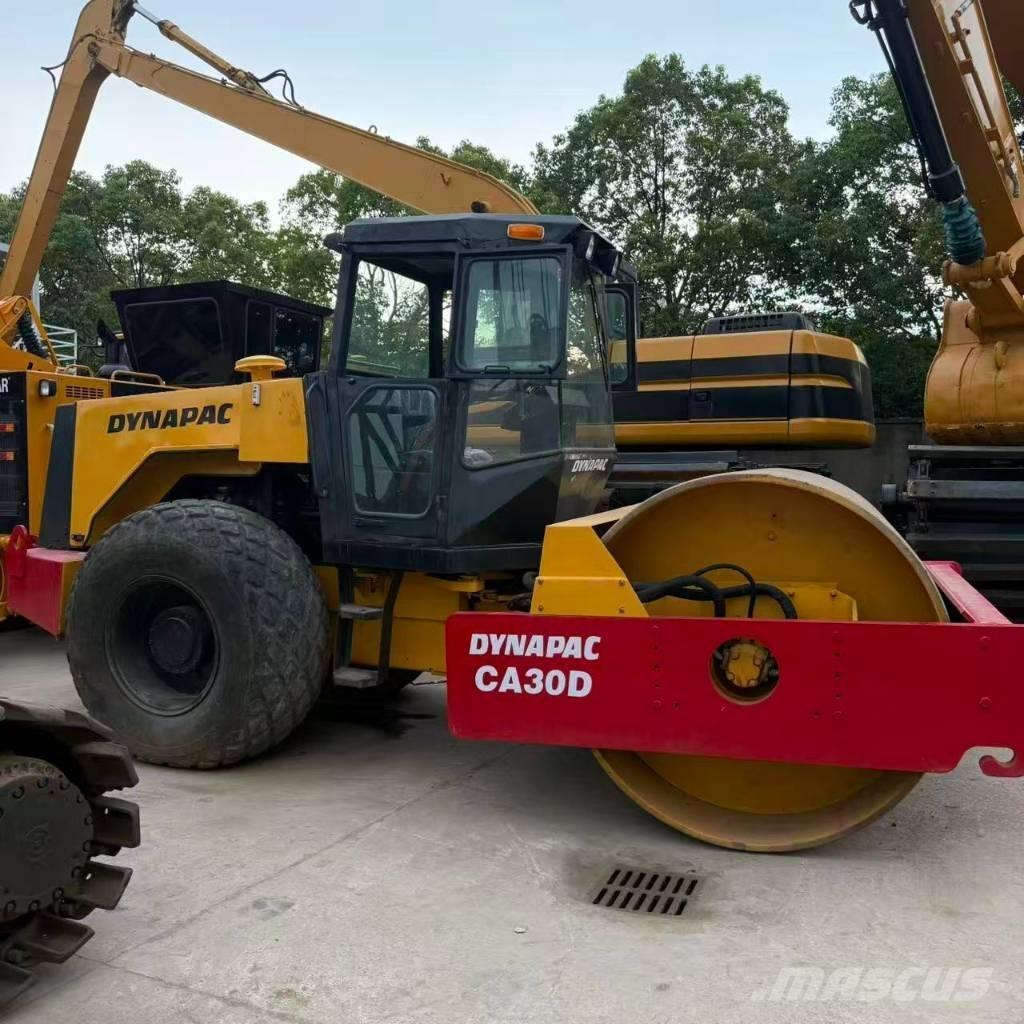 Dynapac CA 30 D Walzenzüge