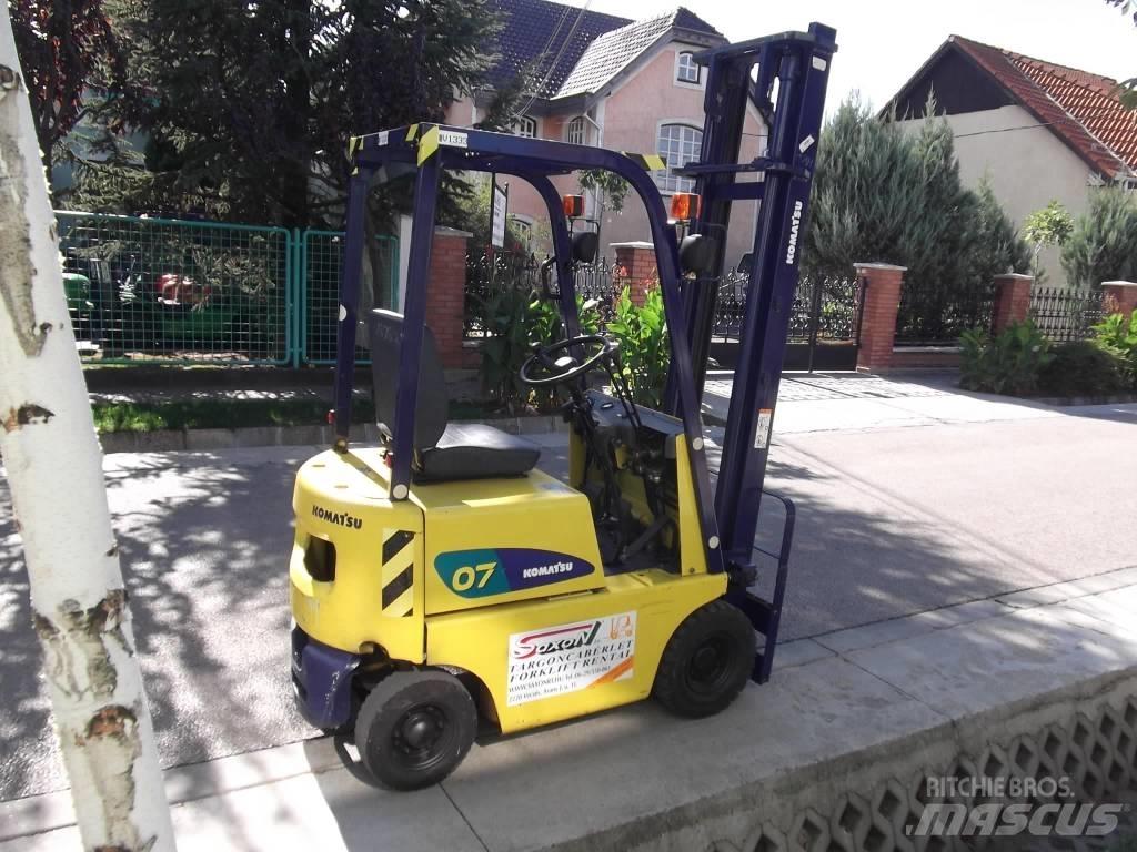 Komatsu FG07-3 Gas Stapler