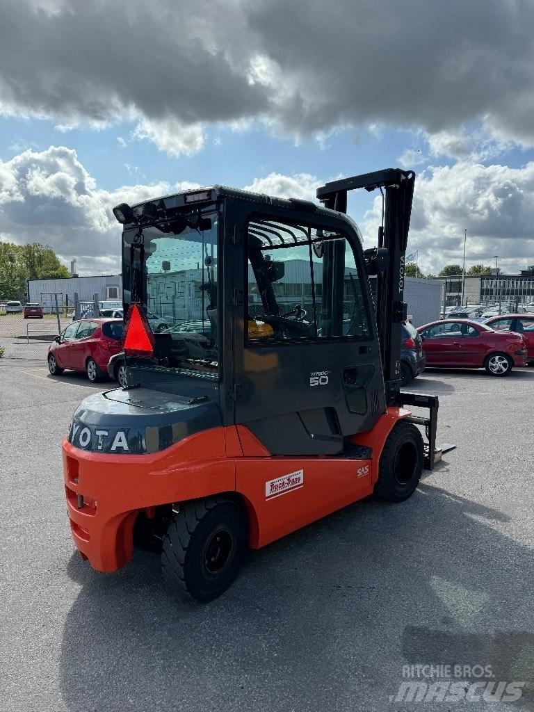 Toyota 8FBMT50 Elektro Stapler