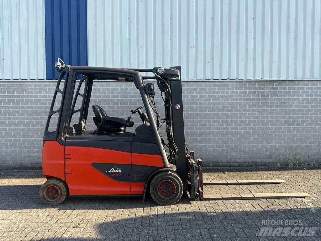 Linde E30HL-01/600 Elektro Stapler