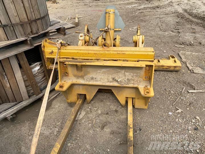 CAT 140 H Ripper Andere Zubehörteile