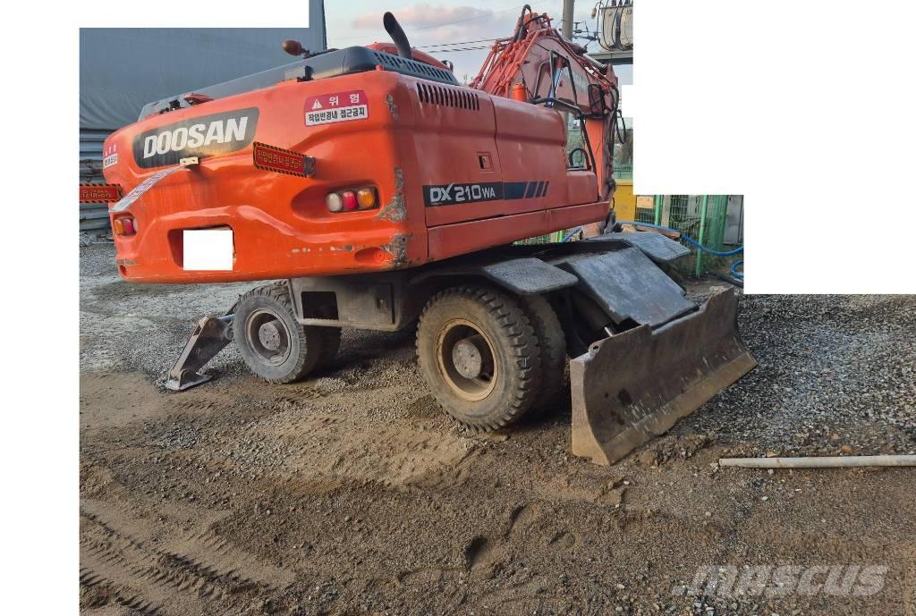 Doosan DX210W Mobilbagger