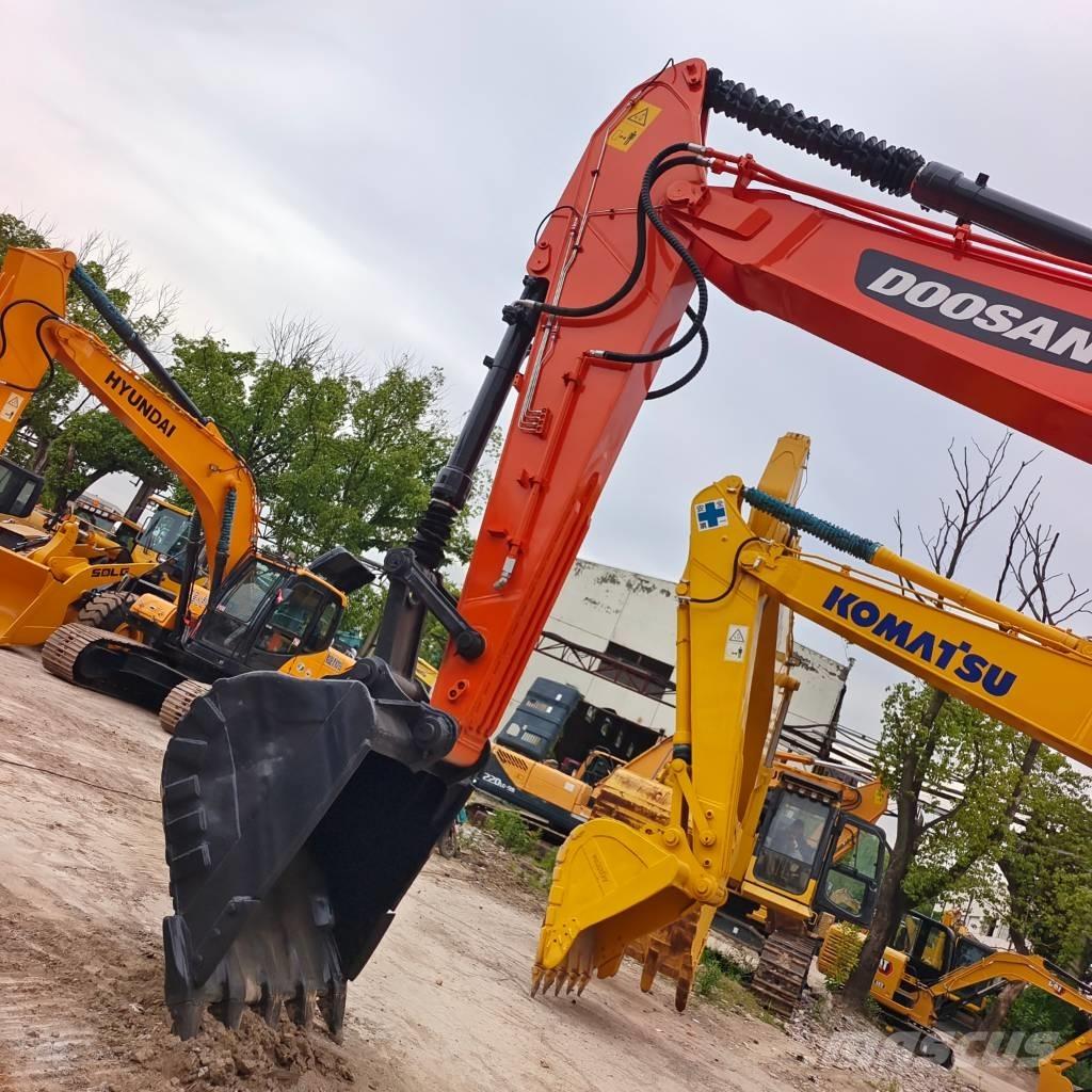 Doosan DX 300LC-9C Raupenbagger