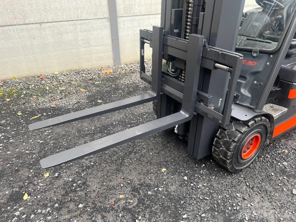 Linde E30L-01 Elektro Stapler