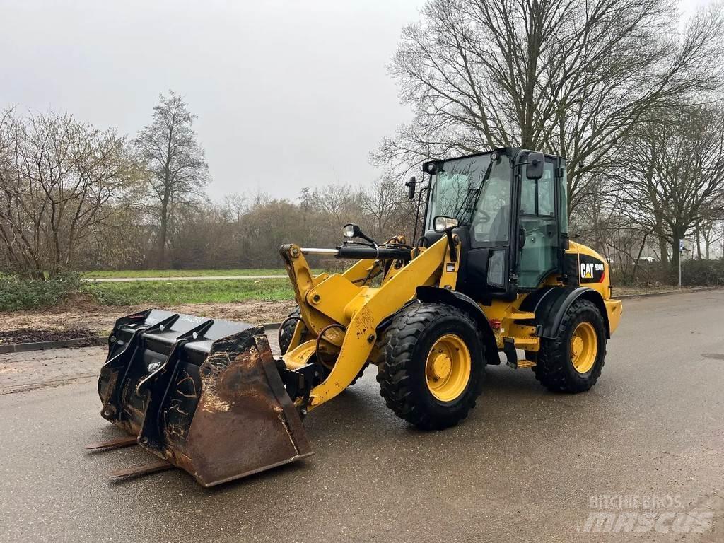 CAT 908M Radlader