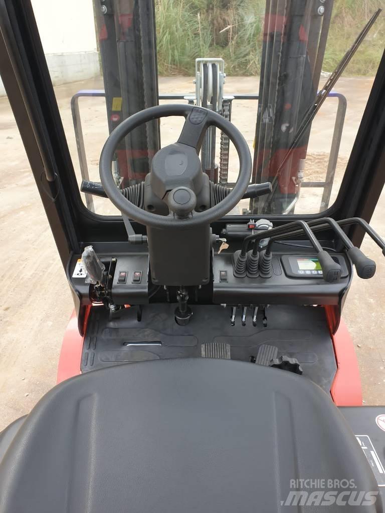 EP EFL181 Elektro Stapler