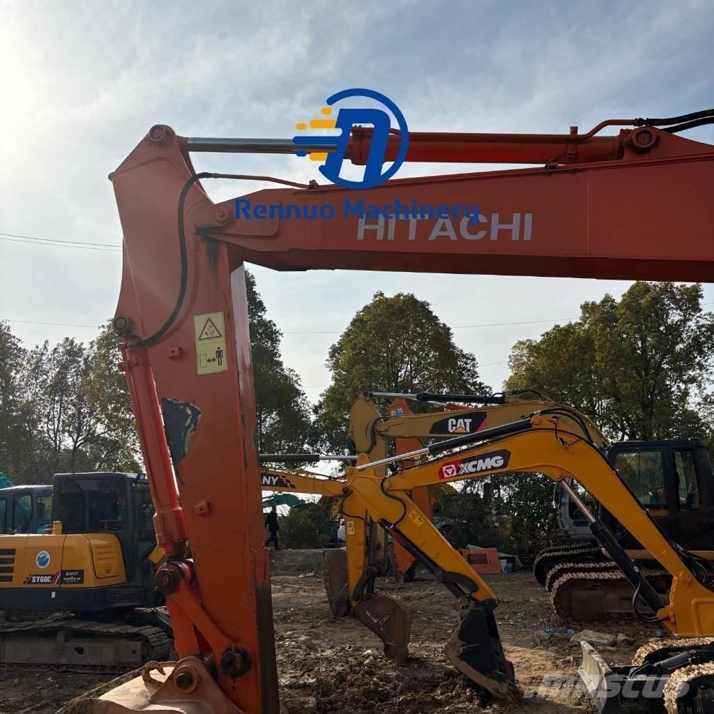 Hitachi ZX 135 US Raupenbagger