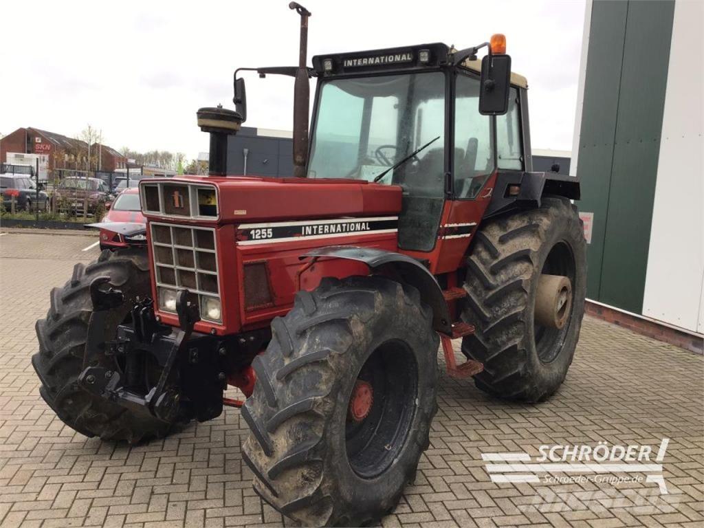 Case IH 1255 Traktoren