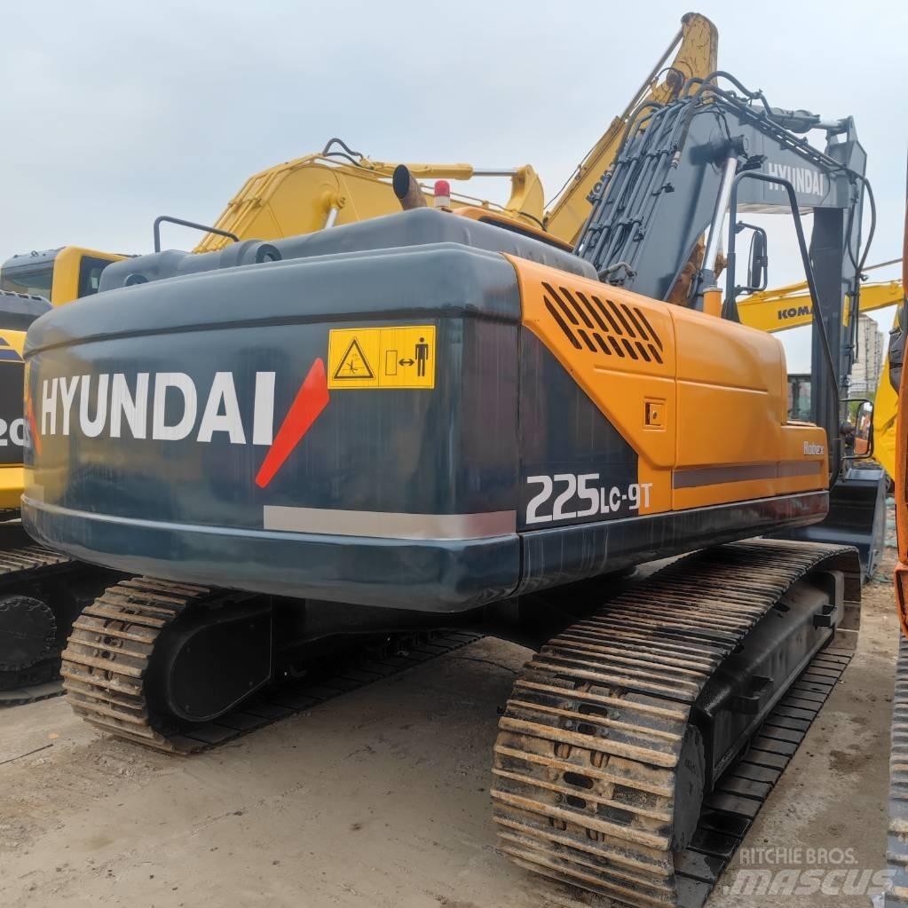 Hyundai R 225LC-9T Raupenbagger
