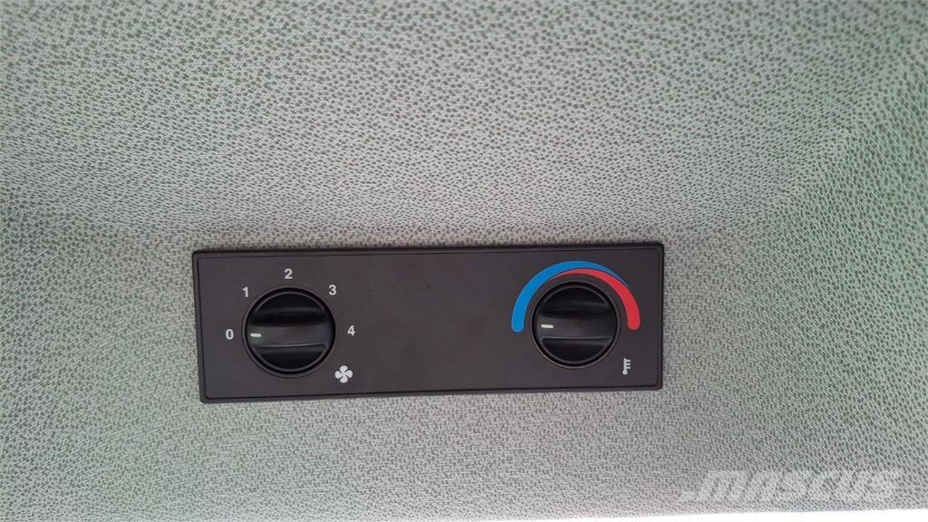 CLAAS Elios 210 Traktoren