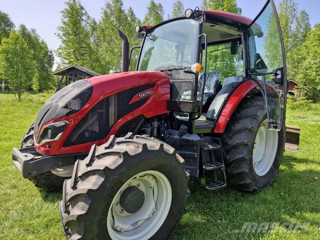 Valtra A 105 Traktoren