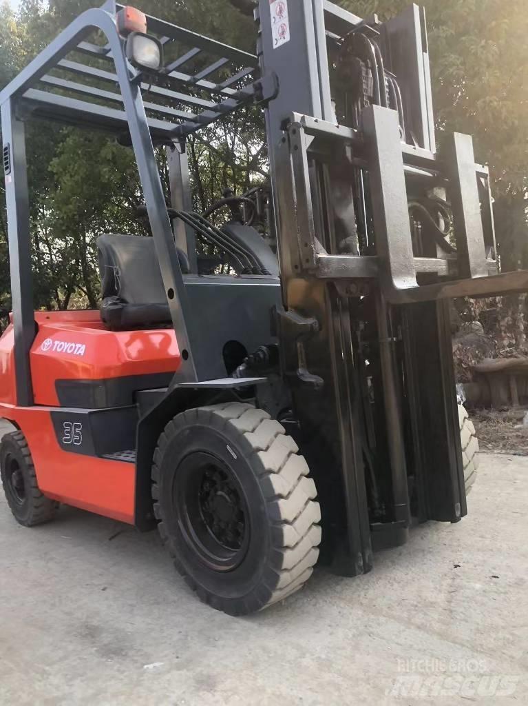 Toyota FD 35 Diesel Stapler