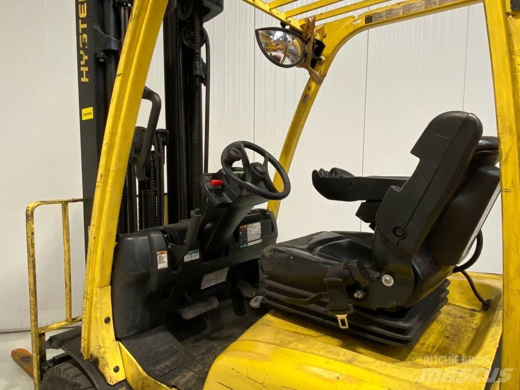 Hyster H2.5FT Gas Stapler