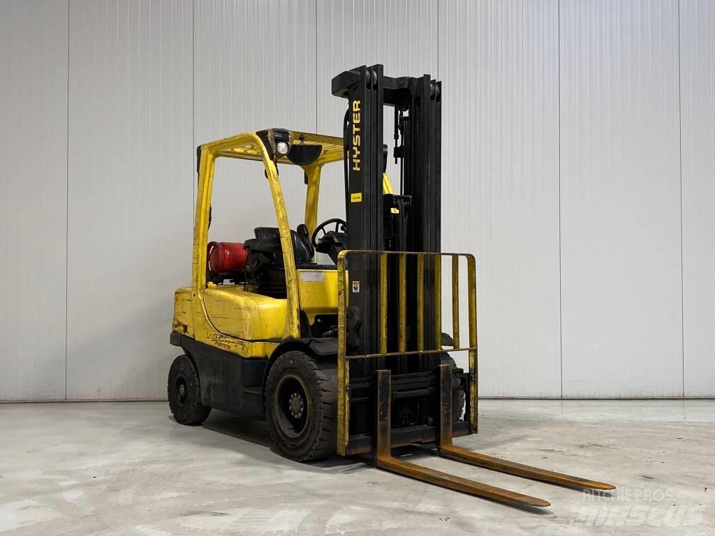 Hyster H2.5FT Gas Stapler