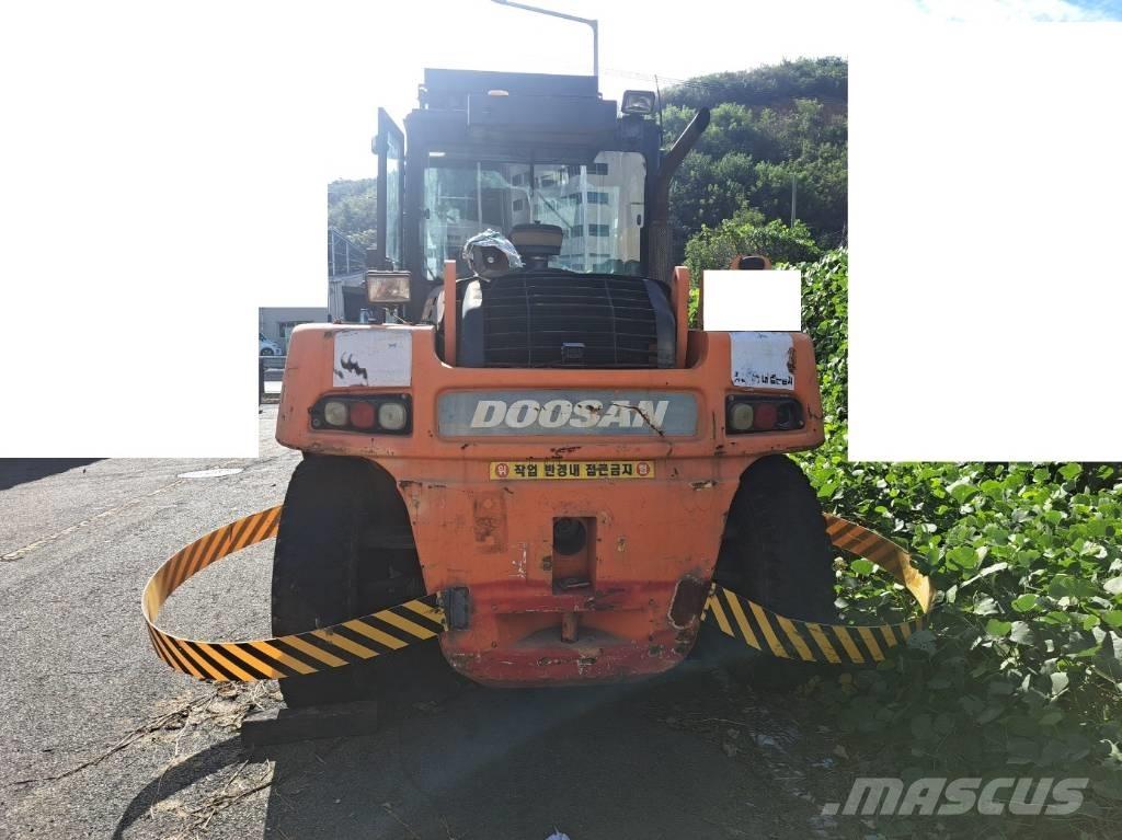 Doosan D 160 S-5 Diesel Stapler