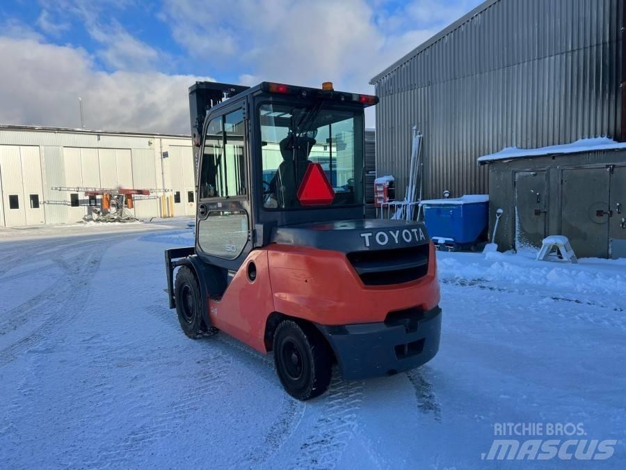 Toyota 40-8FD50N Diesel Stapler