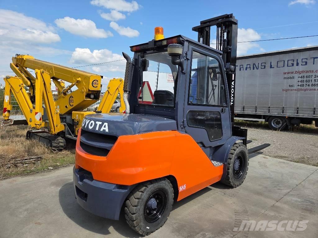 Toyota 40-8FD50N Diesel Stapler