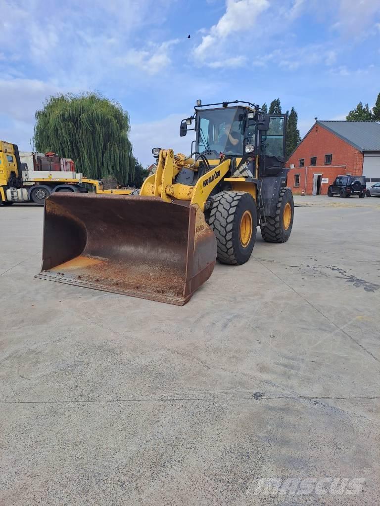 Komatsu WA 320-6 Radlader