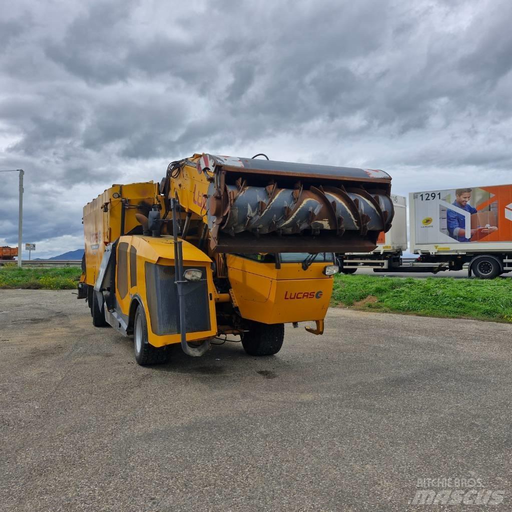 Lucas Autospire G240 Futtermischwagen