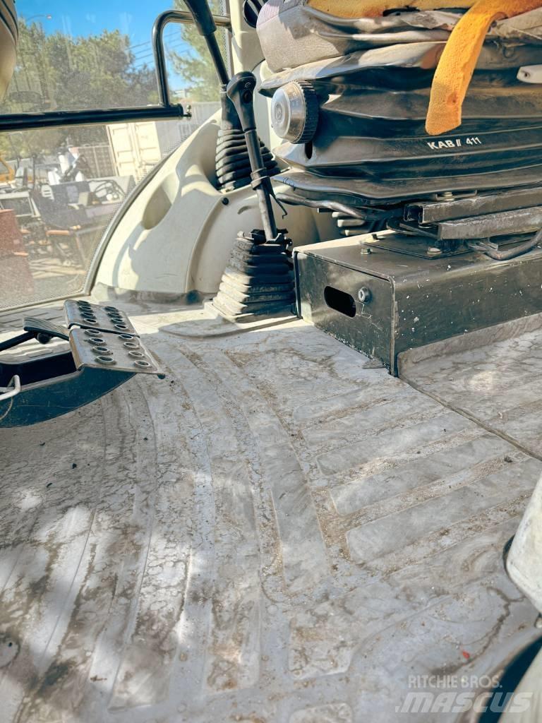Komatsu WB 140-2N Baggerlader