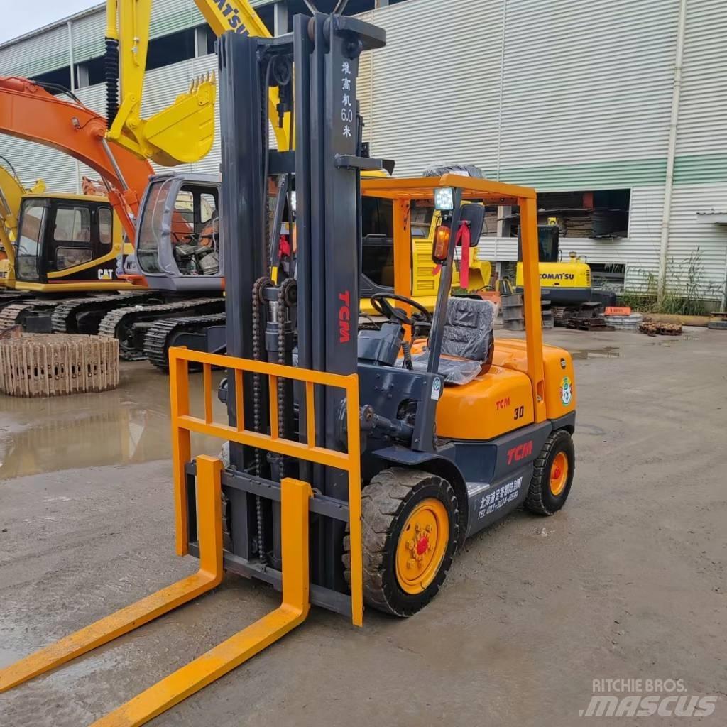 Toyota FD30 Diesel Stapler