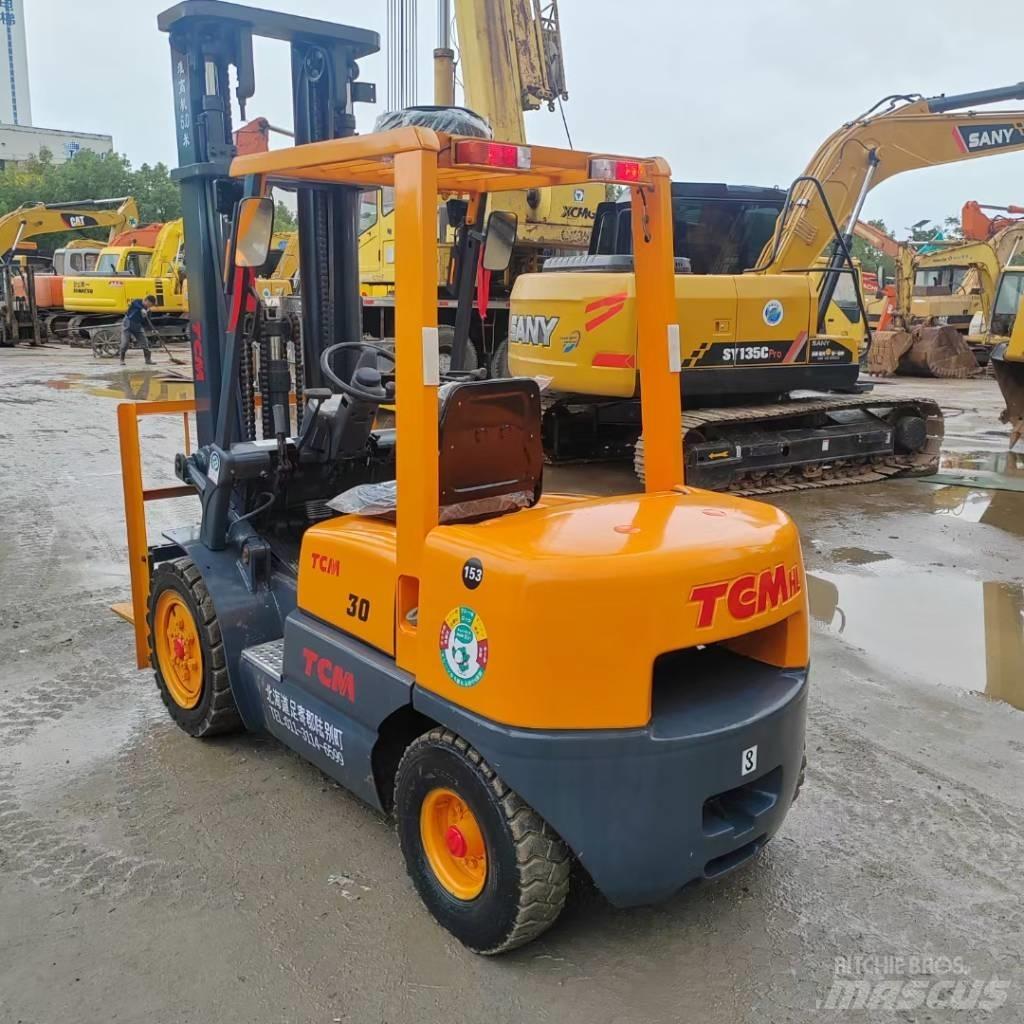 Toyota FD30 Diesel Stapler