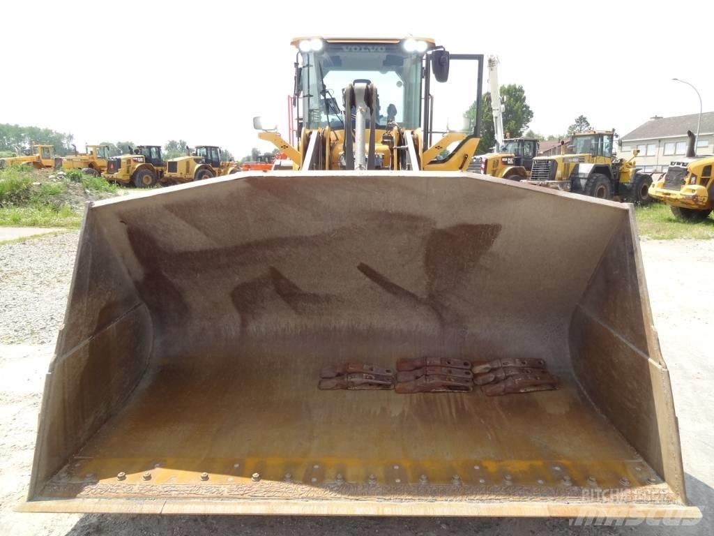 Volvo L 120 H Radlader