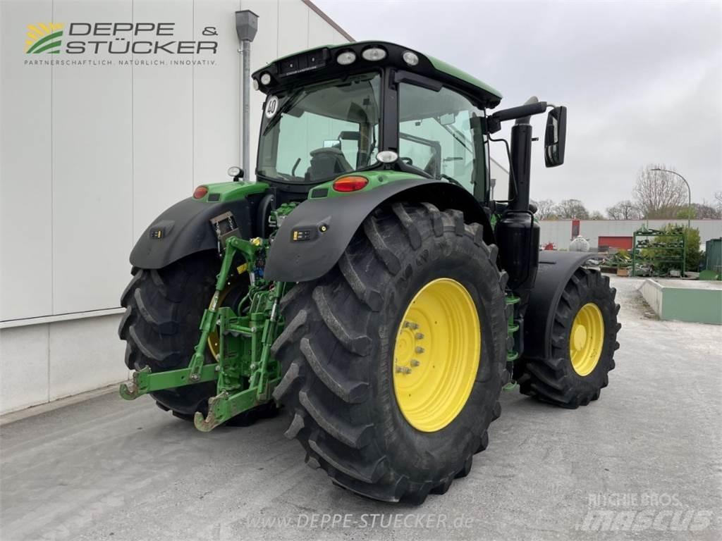 John Deere 6215R Traktoren