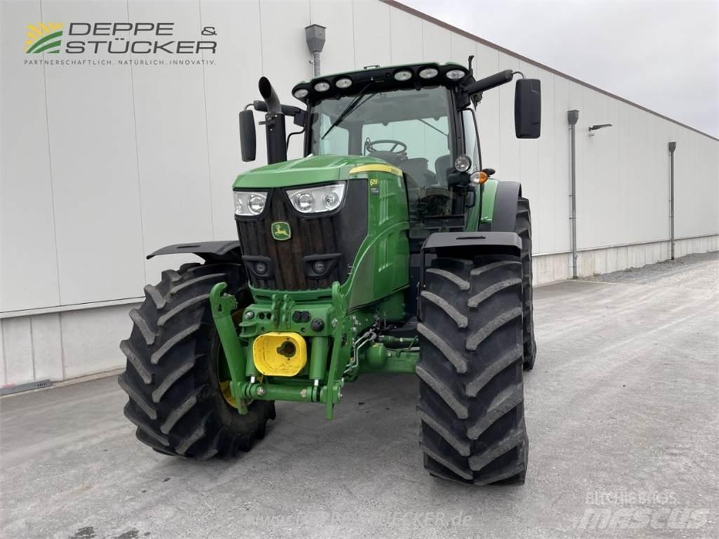 John Deere 6215R Traktoren