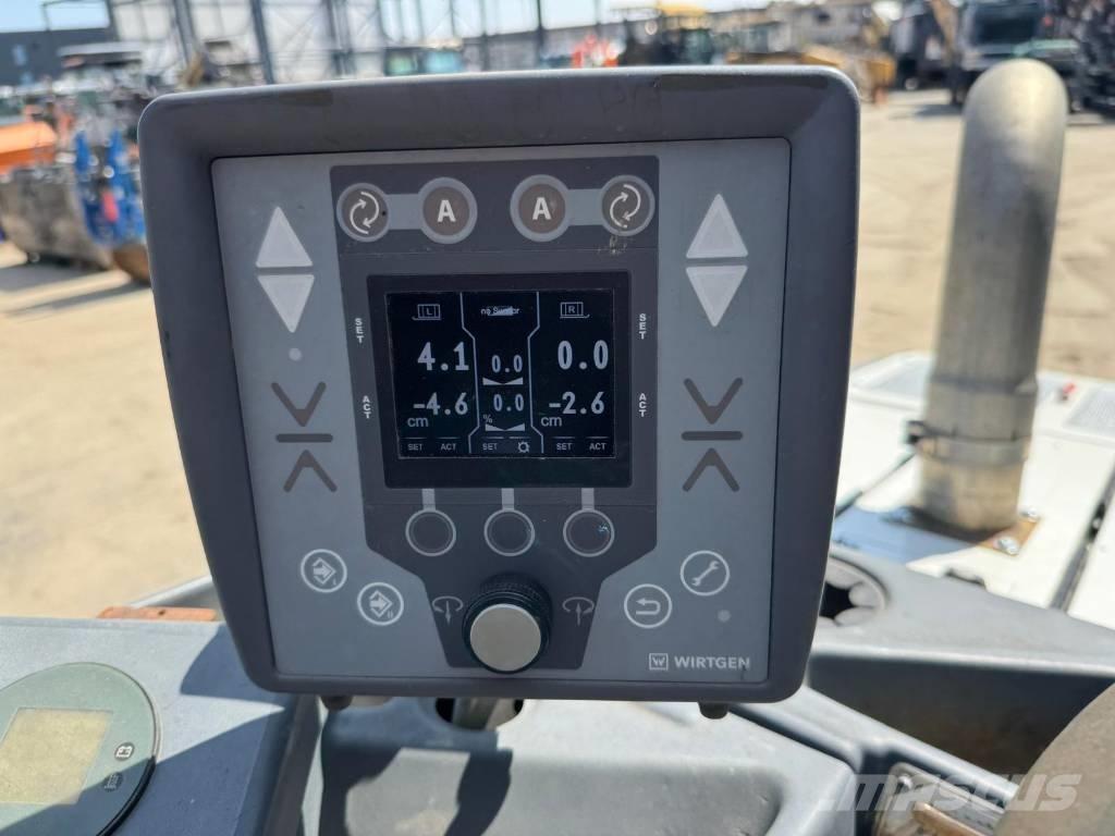 Wirtgen W 35 RI Asphaltfräsen