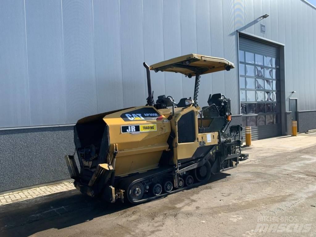 CAT AP355F Strassenfertiger