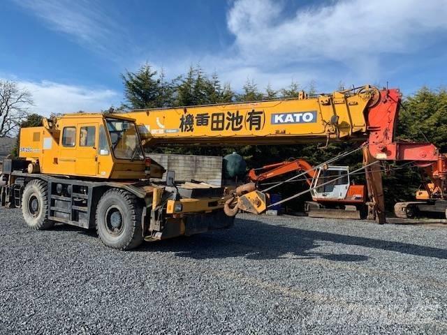 Kato KR30H All-Terrain-Krane