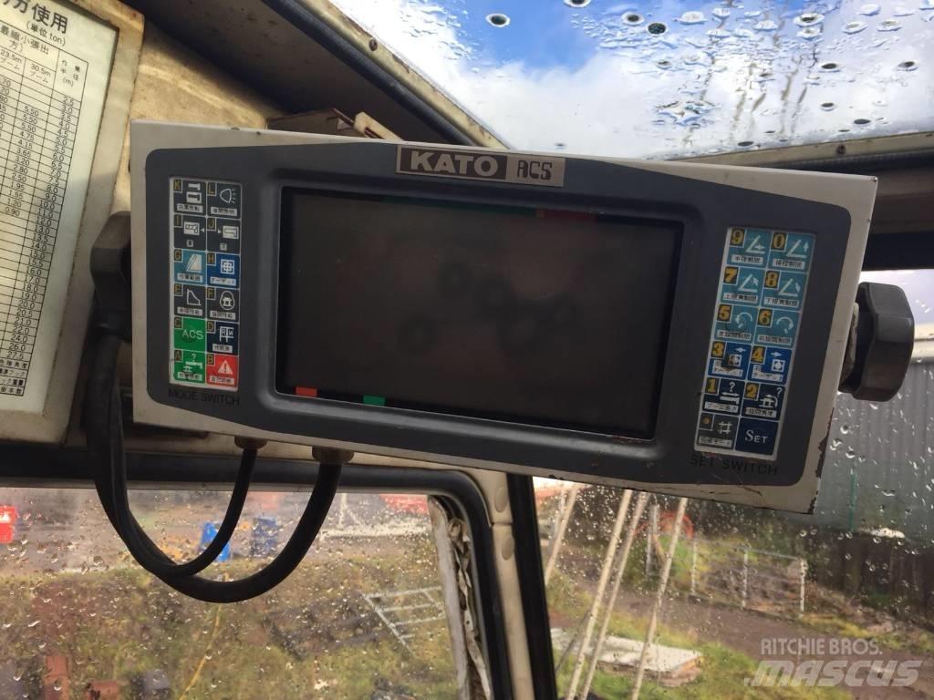 Kato KR30H All-Terrain-Krane