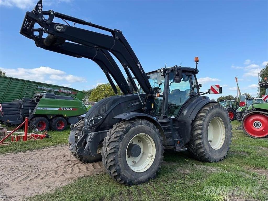 Valtra T 254 Versu Traktoren