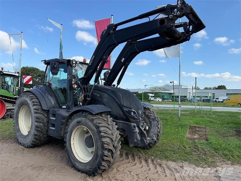 Valtra T 254 Versu Traktoren