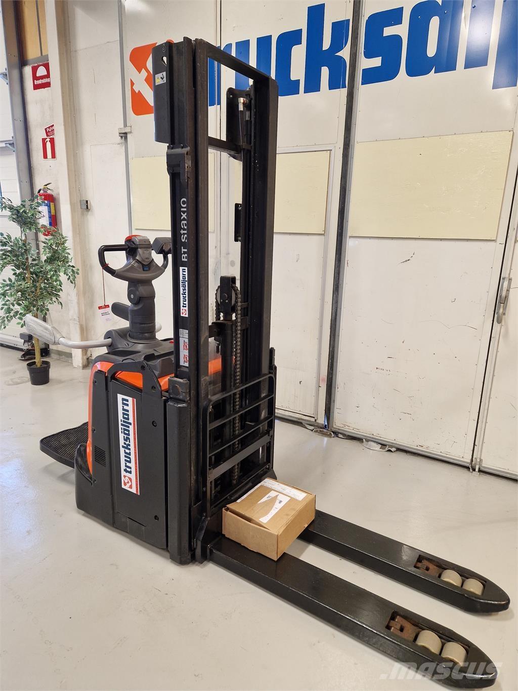 Toyota SPE120L Selbstfahrstapler